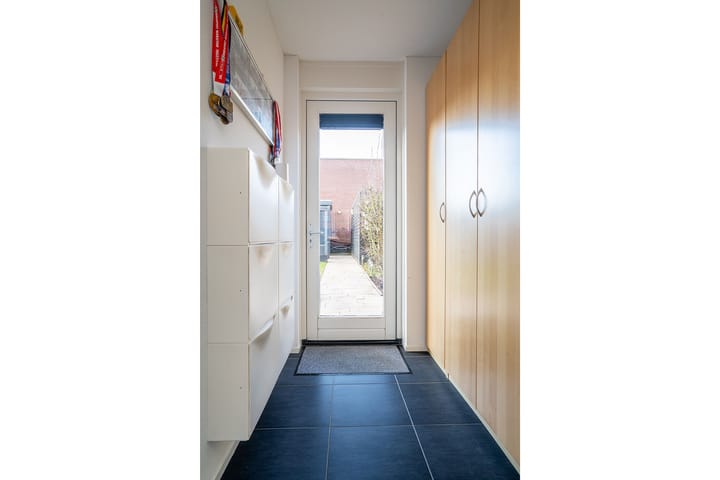 Foto 12 van Kokerjuffer 35