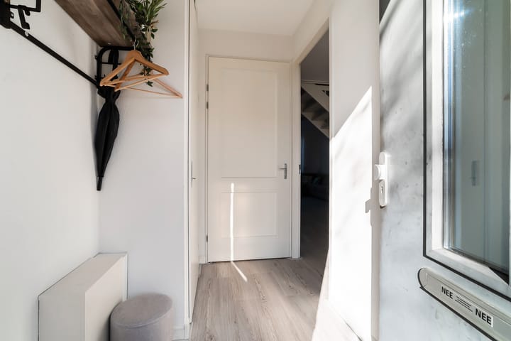 Foto 2 van Vrouw Avenweg 177