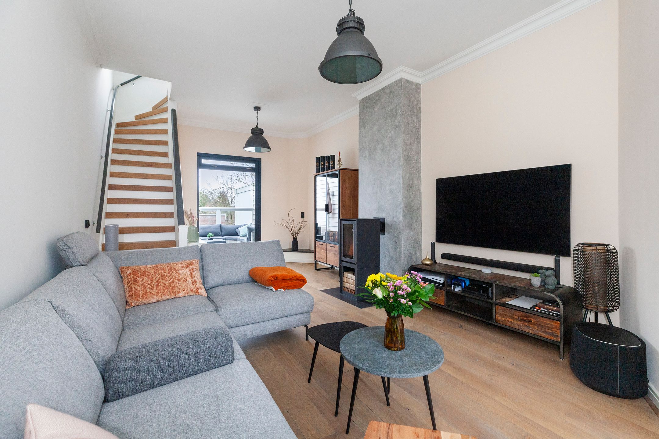 Foto 12 van De Buurt 65