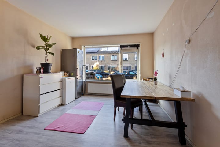 Photo 11 of Von Liebigstraat 11