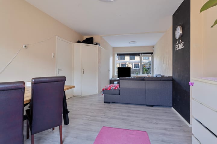 Photo 12 of Von Liebigstraat 11