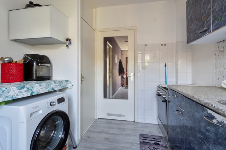 Photo 14 of Von Liebigstraat 11