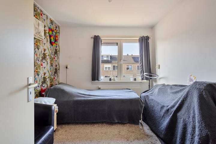 Photo 22 of Von Liebigstraat 11