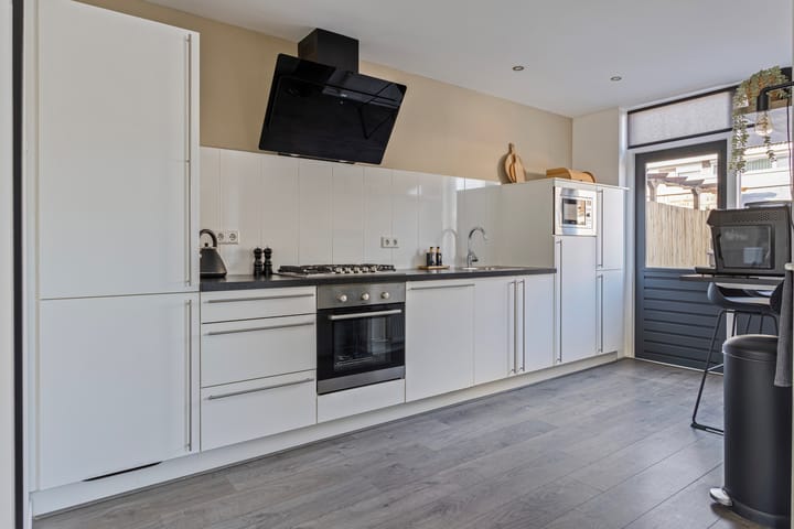 Foto 11 van Jacobus van Looystraat 12