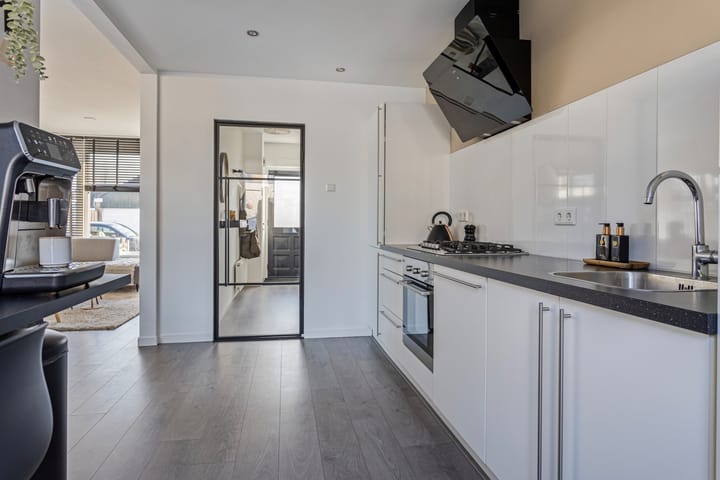 Foto 13 van Jacobus van Looystraat 12