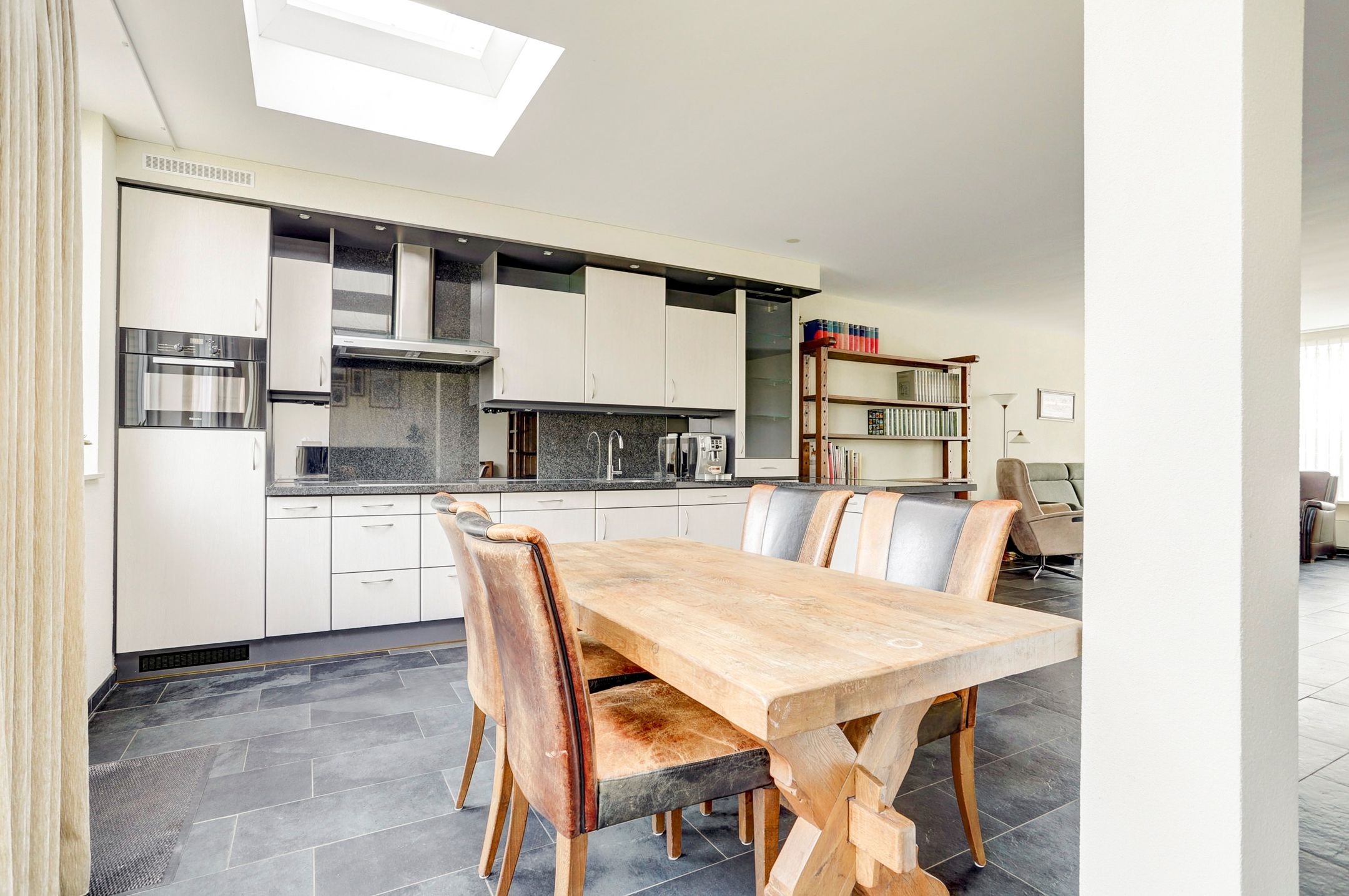 Foto 12 van Wolvespoor 25