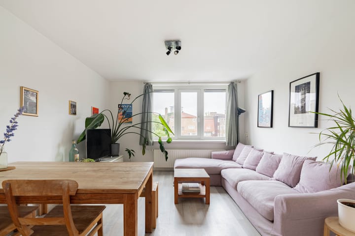 Foto 4 van Henriëtte Ronnerplein 5-2