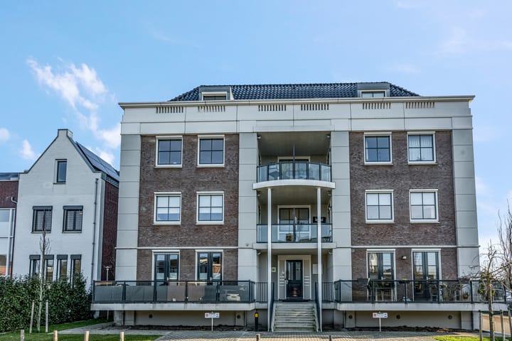 Foto 2 van Binnenweg 10-8