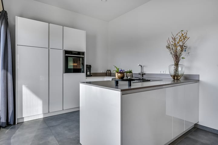 Foto 14 van Binnenweg 10-8