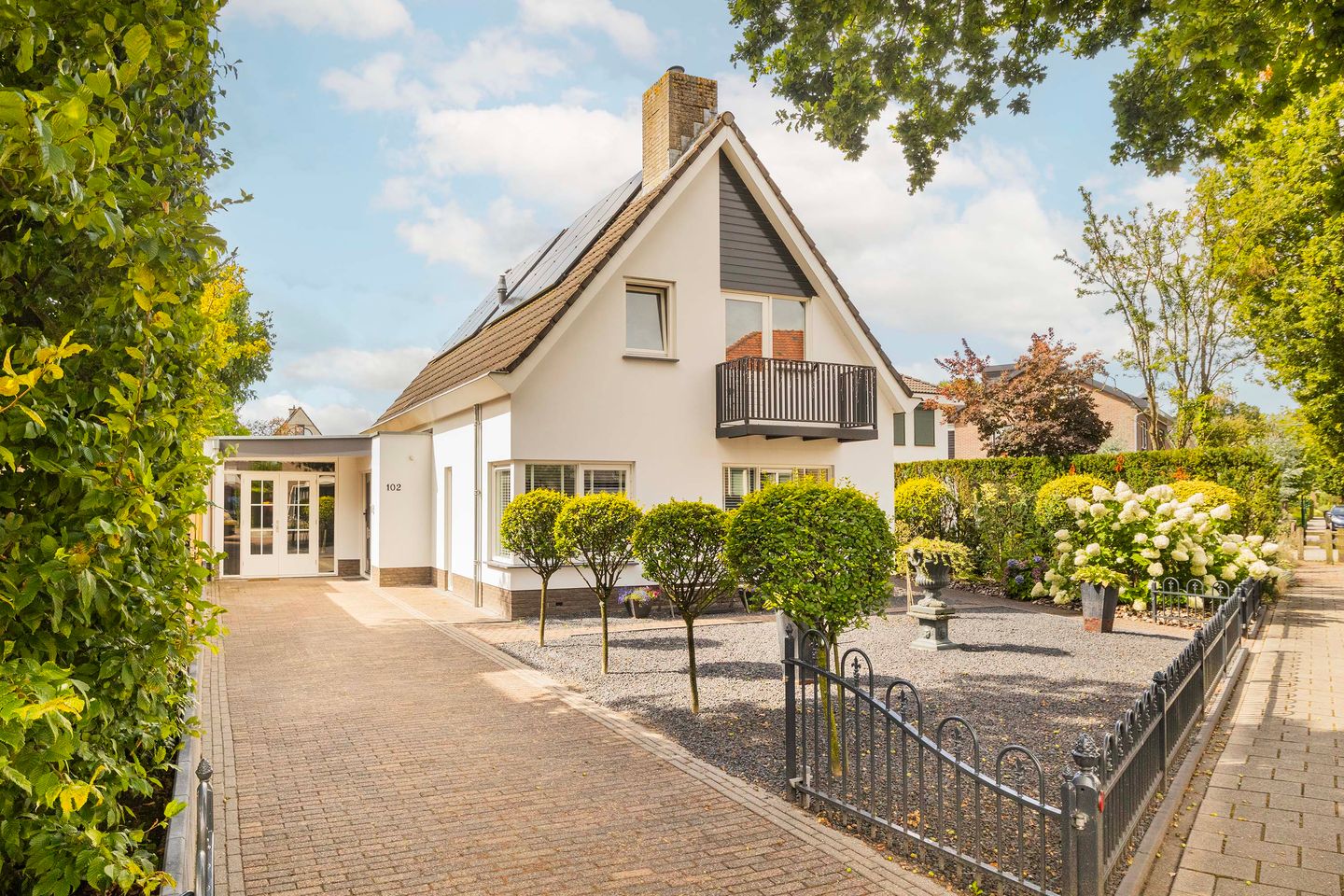 Foto 1 van Middellaan 102