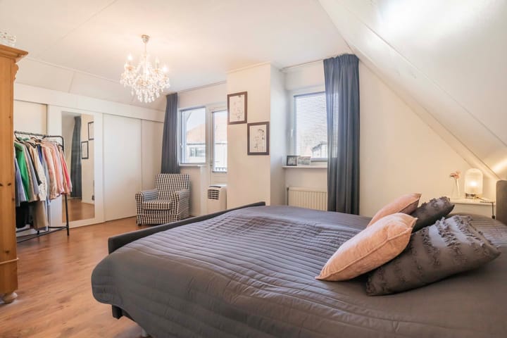 Foto 23 van Middellaan 102