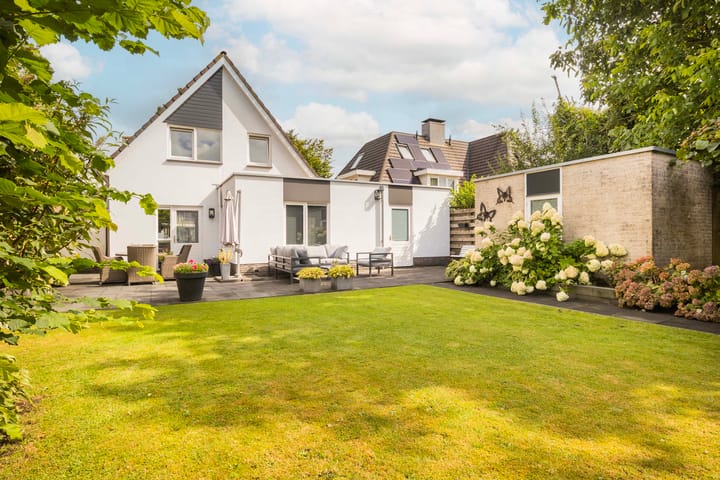 Foto 47 van Middellaan 102