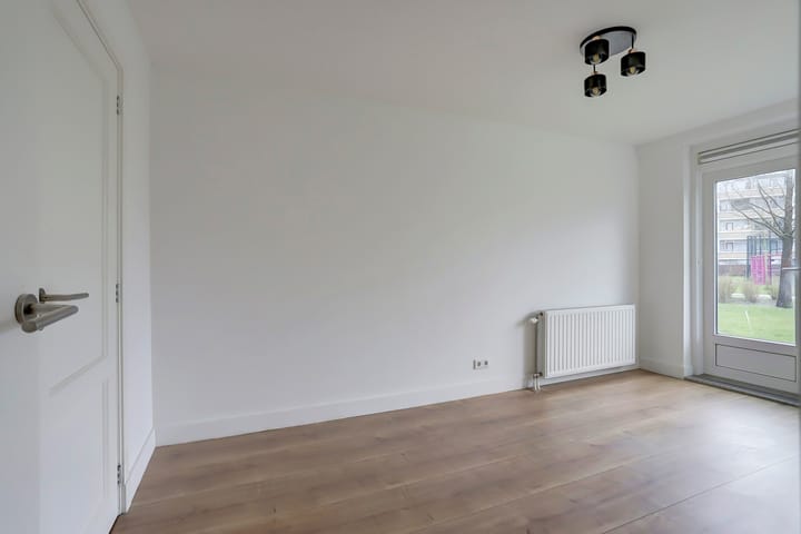 Foto 13 van Dickensstraat 9