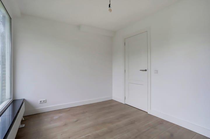 Foto 15 van Dickensstraat 9