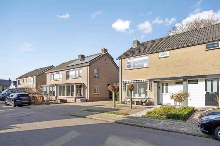 Foto 43 van Baron Mackaystraat 10