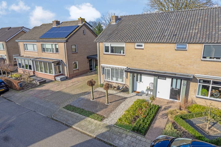 Foto 44 van Baron Mackaystraat 10