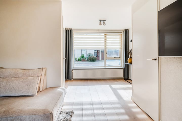 Foto 8 van Clara Wichmannstraat 18