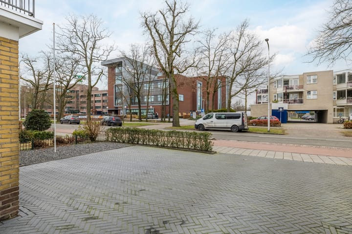 Foto 6 van van Limburg Stirumstraat 79