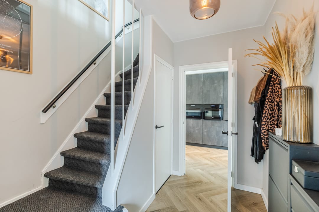 Photo 7 of van Limburg Stirumstraat 79