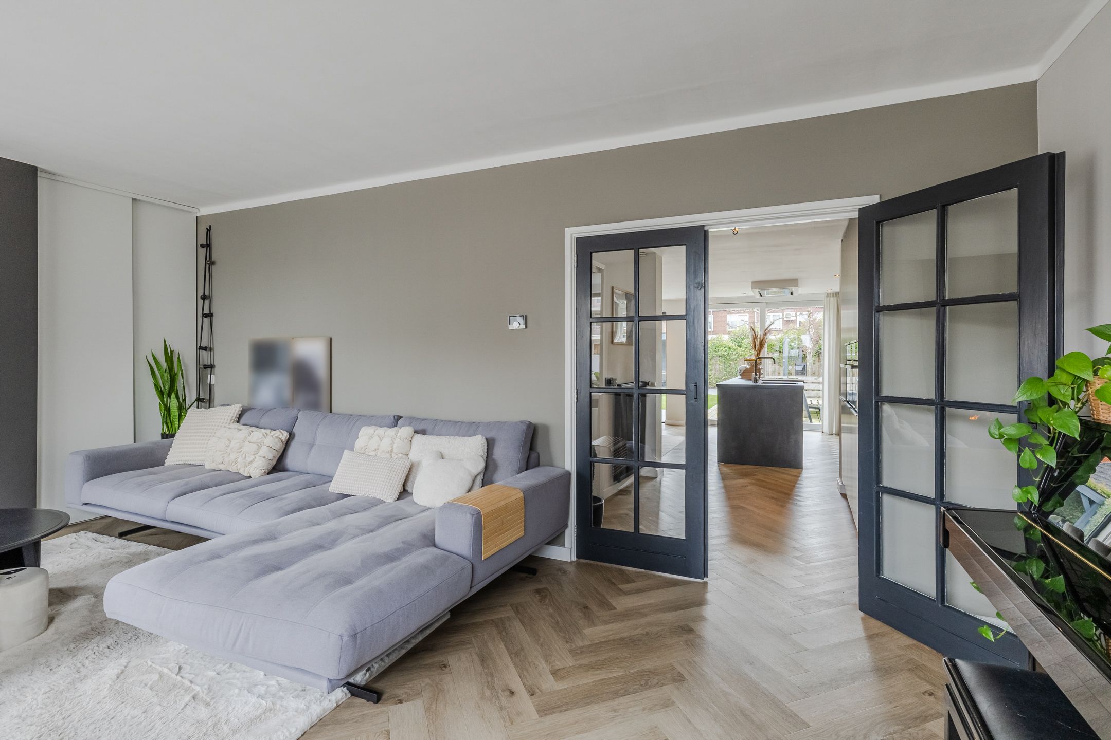 Photo 15 of van Limburg Stirumstraat 79