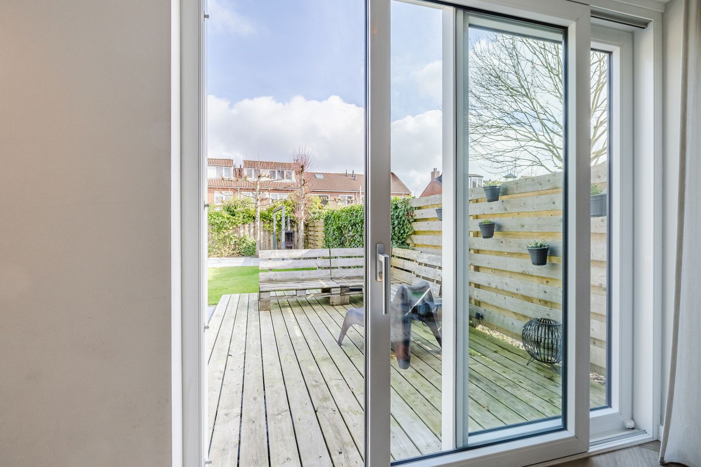 Photo 19 of van Limburg Stirumstraat 79