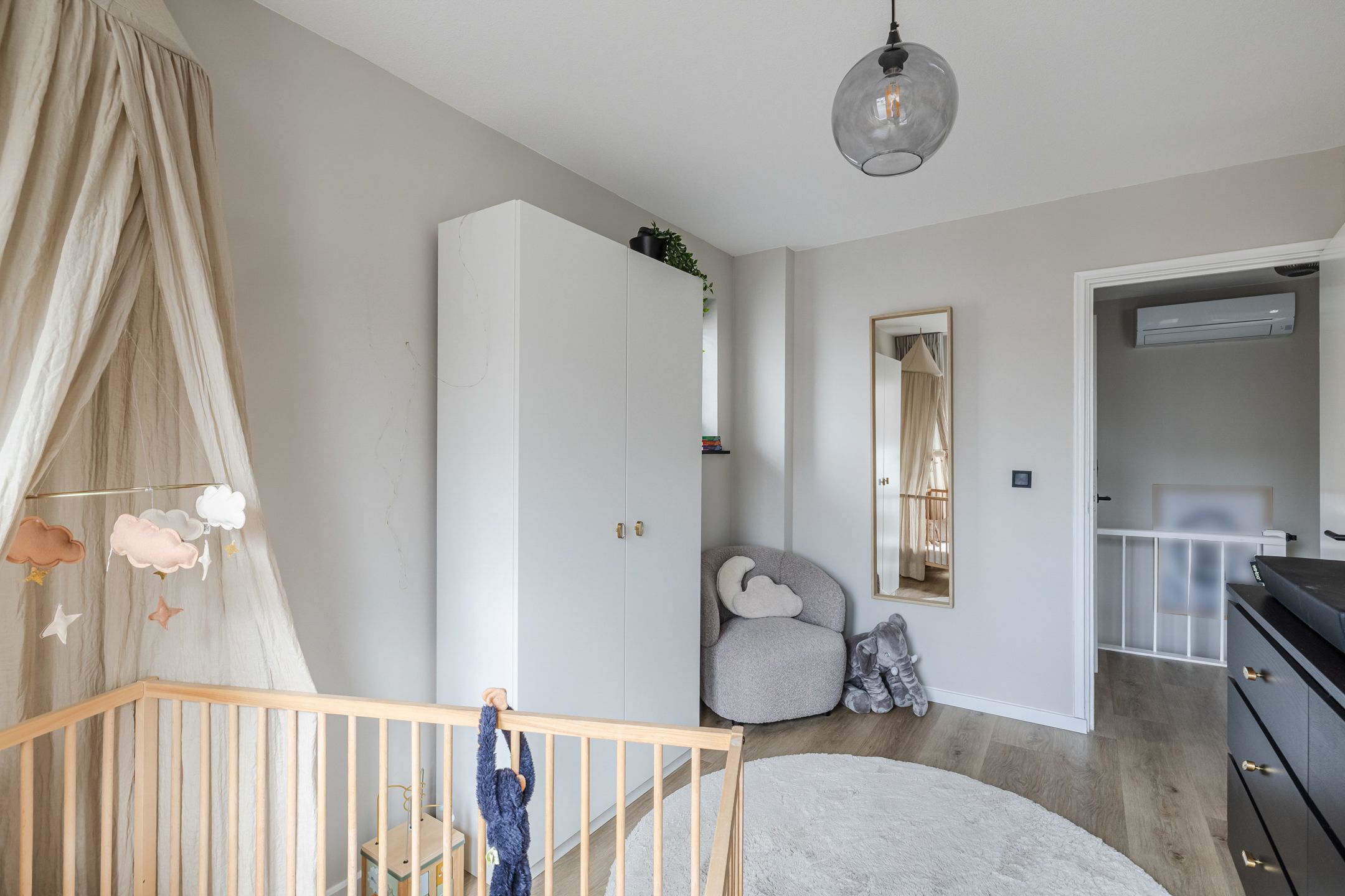 Photo 33 of van Limburg Stirumstraat 79