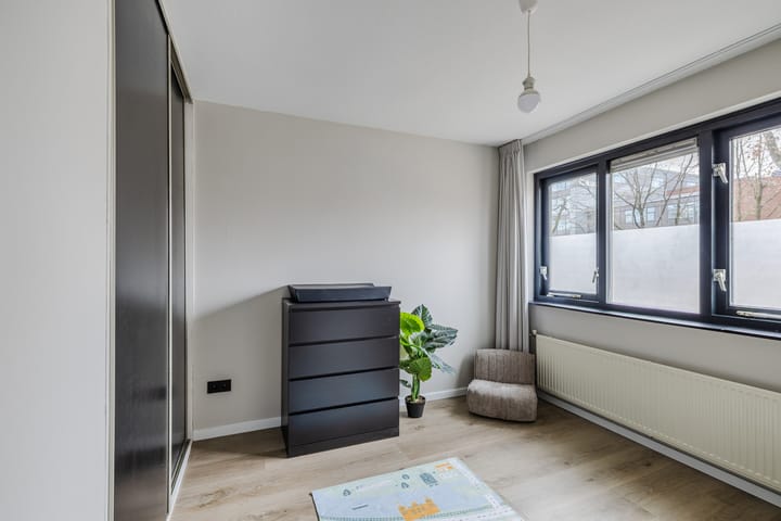 Foto 37 van van Limburg Stirumstraat 79