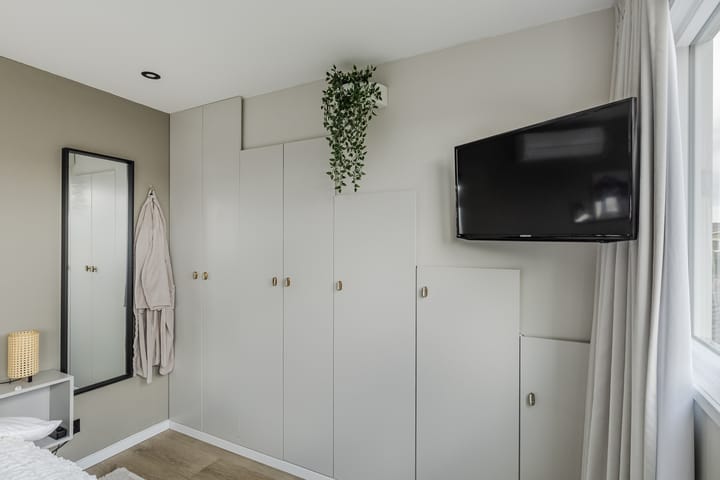 Foto 43 van van Limburg Stirumstraat 79