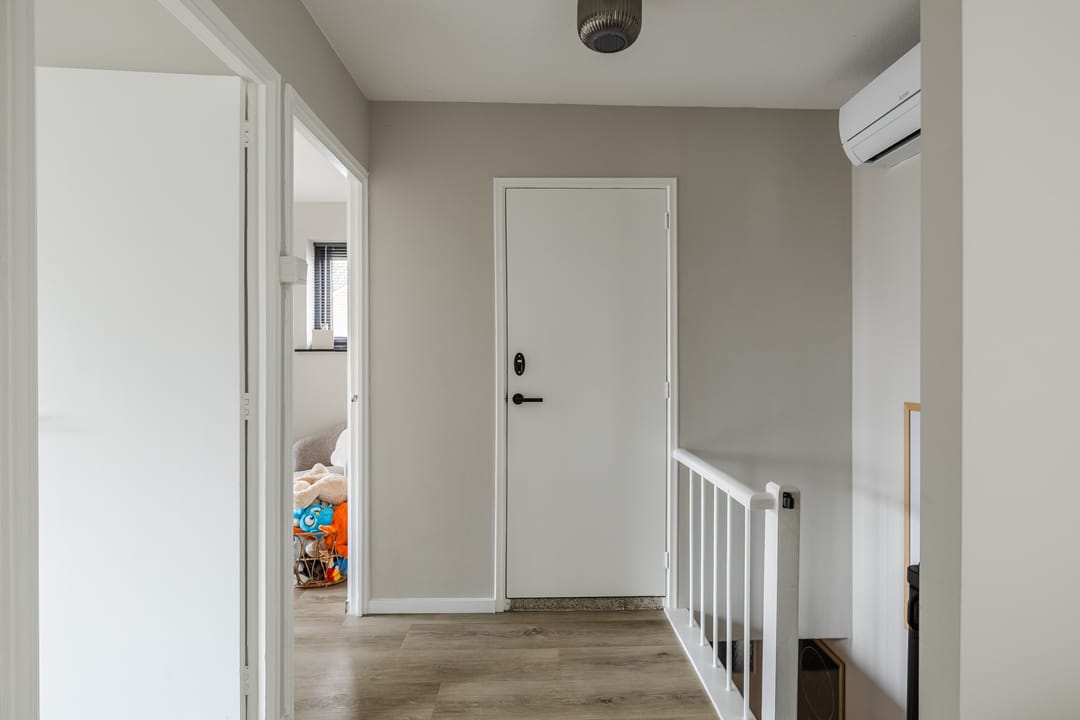 Photo 47 of van Limburg Stirumstraat 79