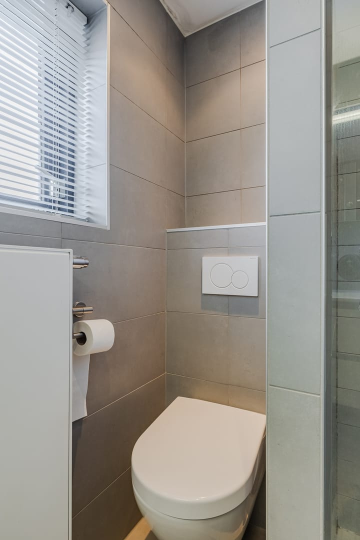 Foto 49 van van Limburg Stirumstraat 79