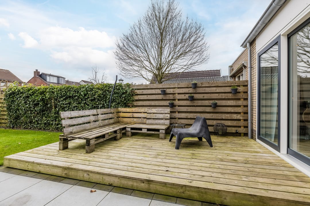 Photo 56 of van Limburg Stirumstraat 79