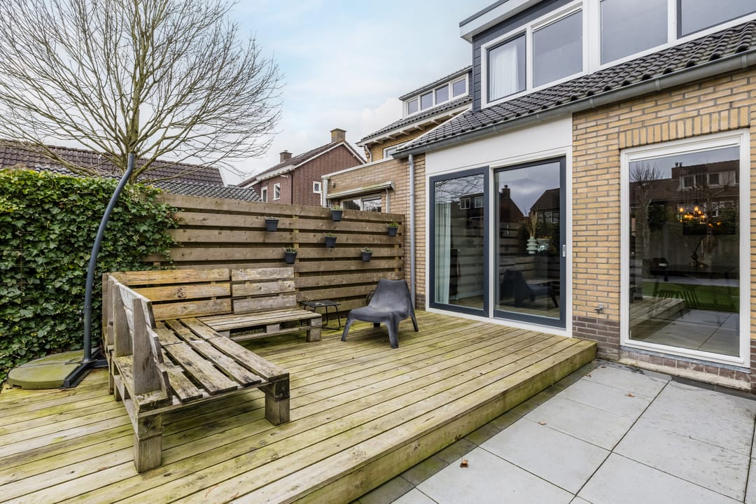 Photo 58 of van Limburg Stirumstraat 79