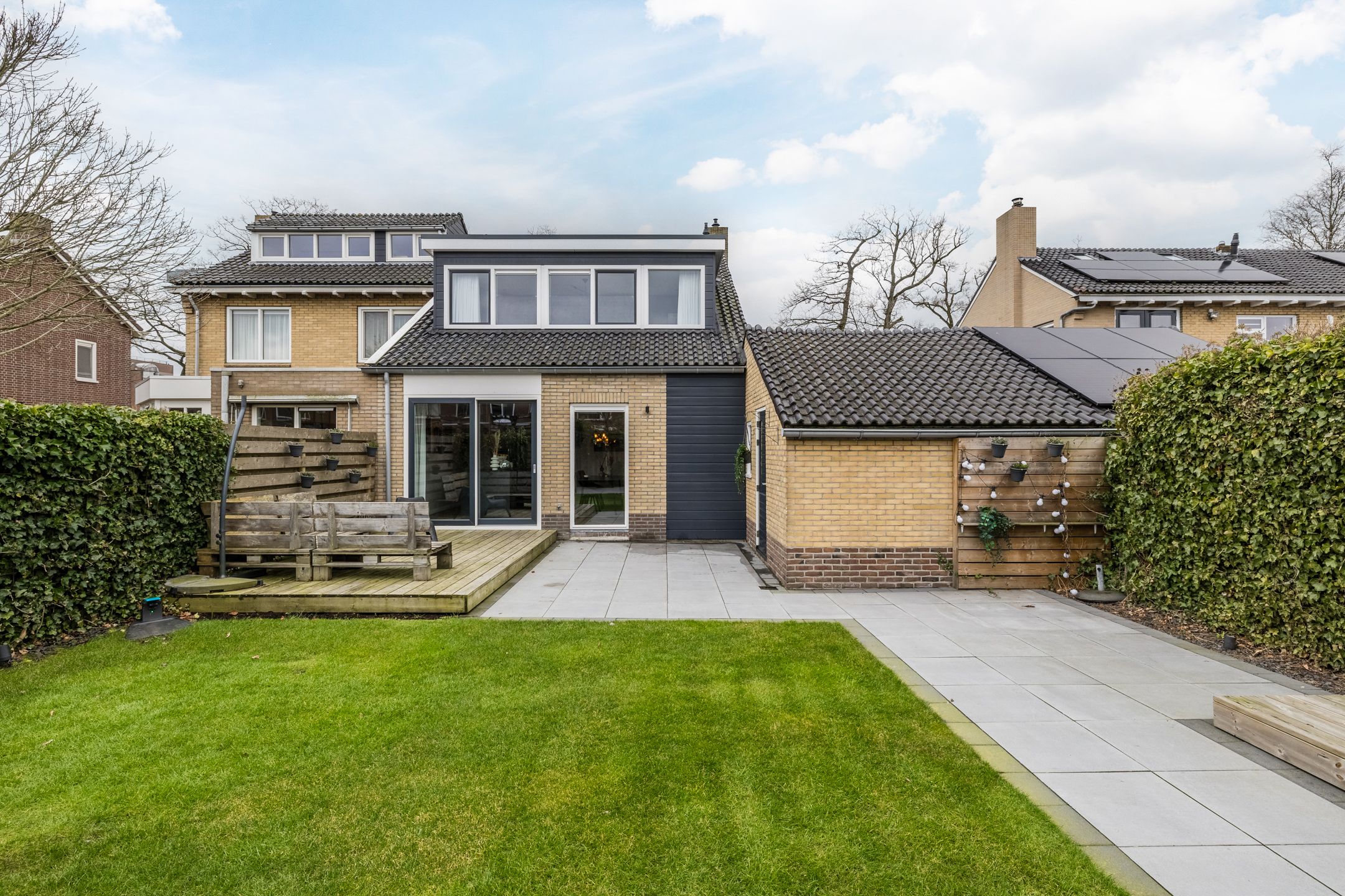 Photo 60 of van Limburg Stirumstraat 79