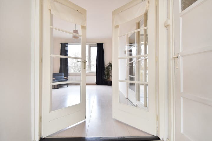 Foto 2 van Woudenbergstraat 125