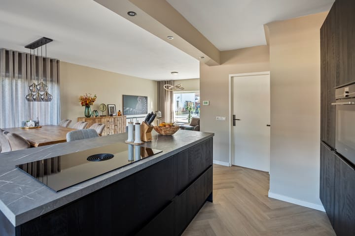 Foto 11 van Valkenierslaan 10