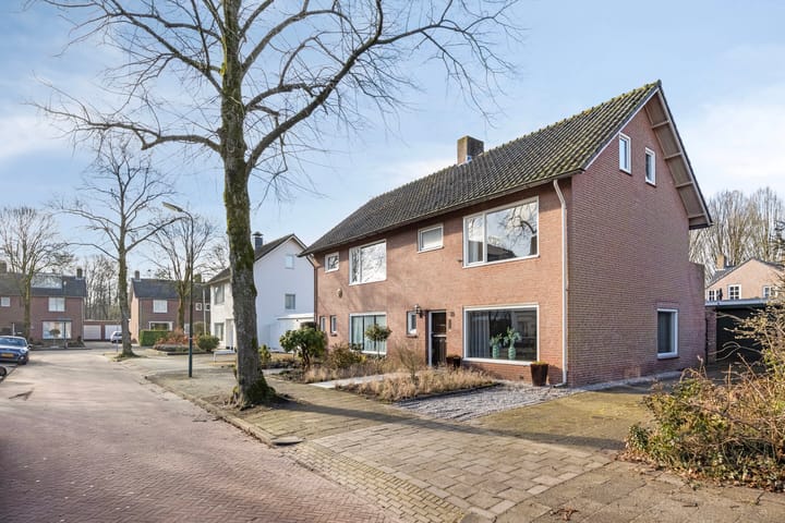 Foto 40 van Valkenierslaan 10