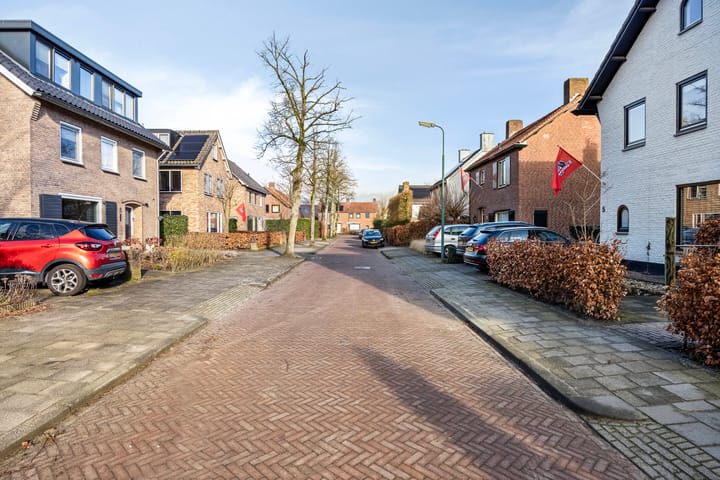 Foto 41 van Valkenierslaan 10