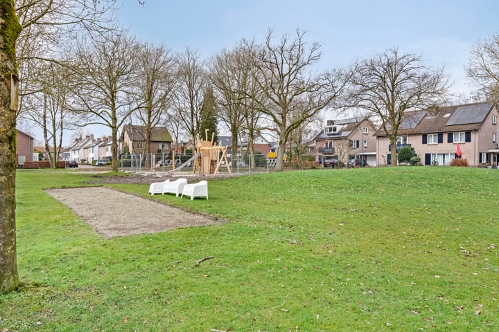 Foto 42 van Valkenierslaan 10