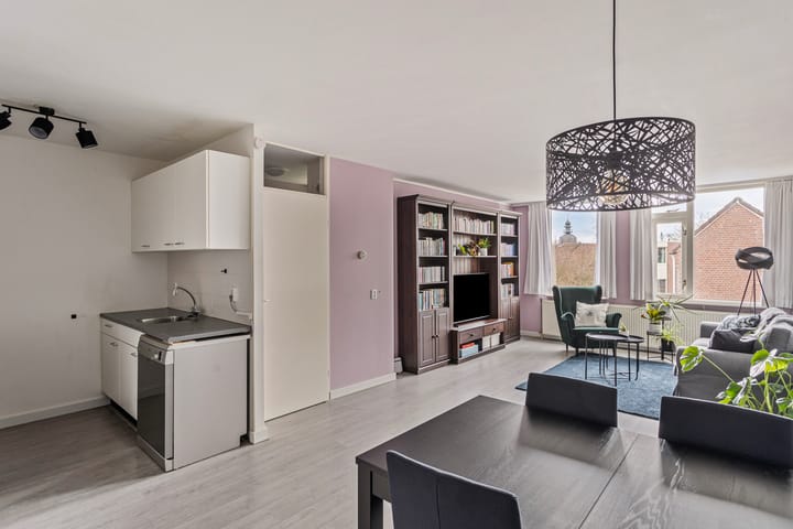 Photo 13 of Meijer van Leeuwenstraat 49