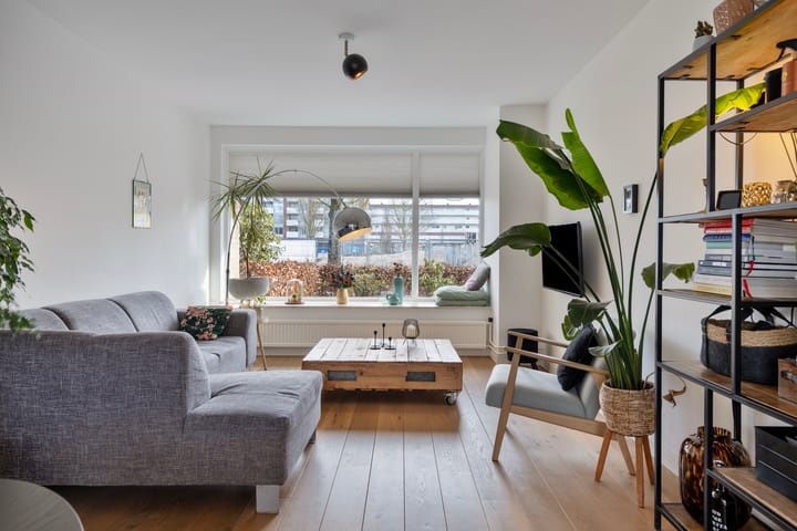 Photo 8 of Van de Hulstlaan 12