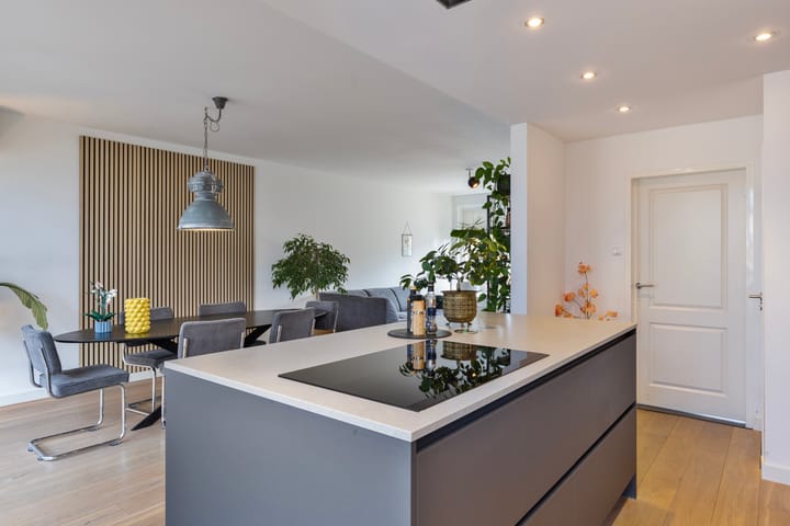 Photo 16 of Van de Hulstlaan 12