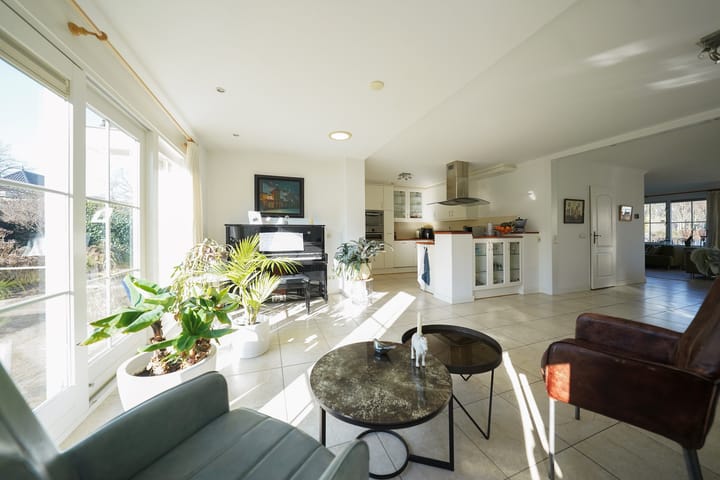 Foto 21 van Mennestraat 73