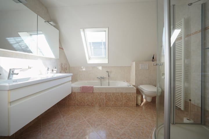 Foto 42 van Mennestraat 73