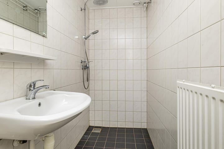 Photo 12 of van Leeuwenstraat 33