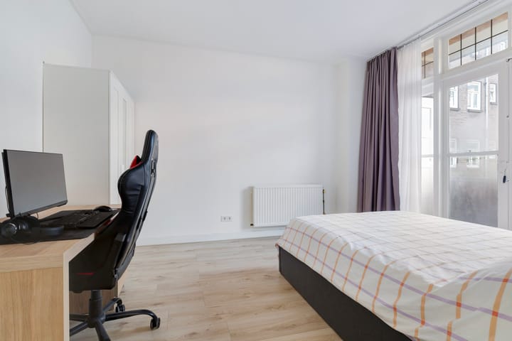 Photo 16 of Dordtselaan 157-B