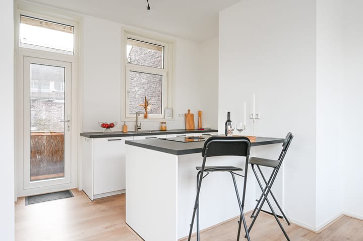 Photo 10 of Valeriusstraat 51