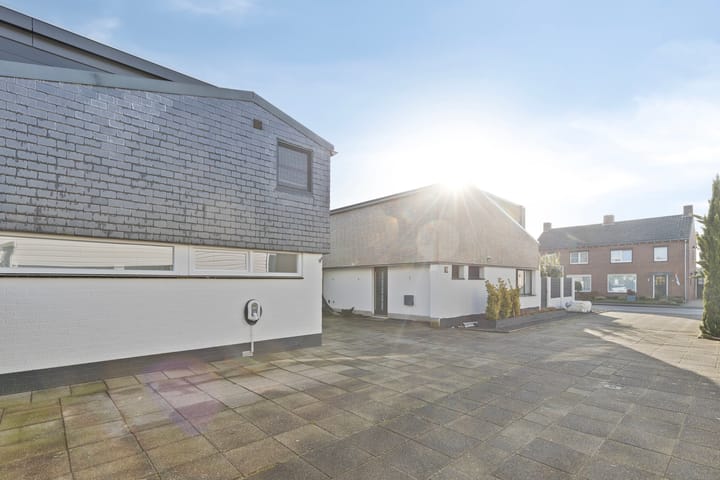 Foto 49 van Bisschop Moorsstraat 13