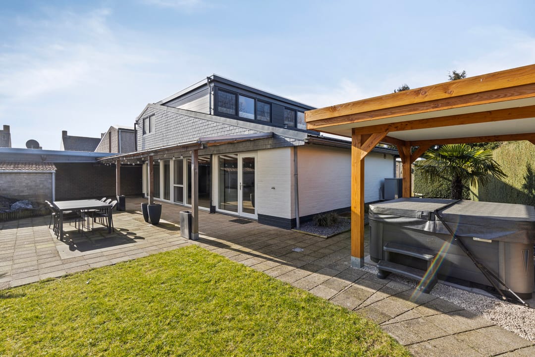 Foto 38 van Bisschop Moorsstraat 13