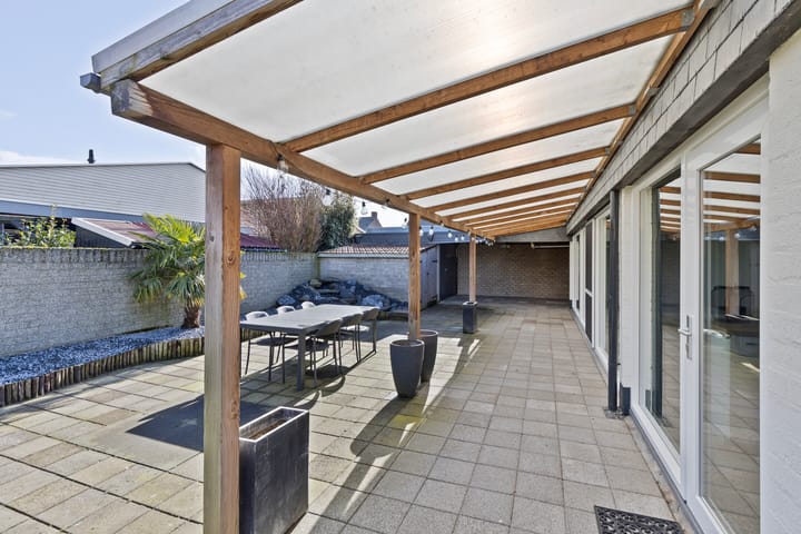 Foto 36 van Bisschop Moorsstraat 13