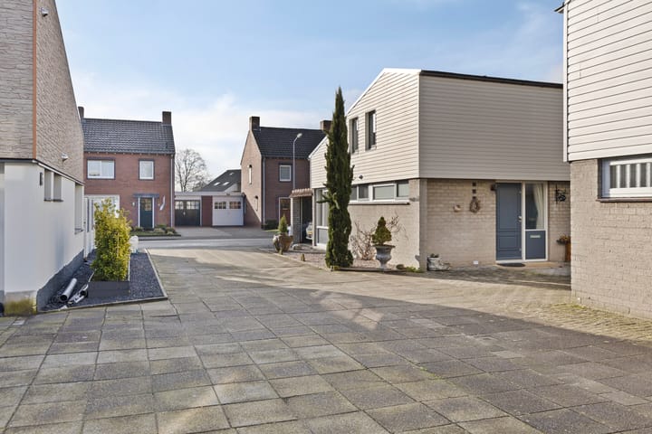 Foto 52 van Bisschop Moorsstraat 13